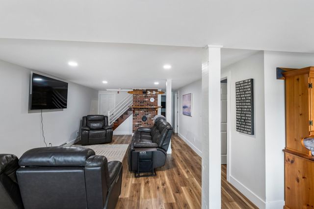 6 Paquette Lane, Sunapee, NH 03782