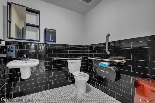 2987 Franklin Street, Detroit, MI 48207