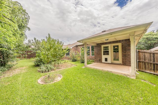 8241 Lauren Way, Watauga, TX 76148