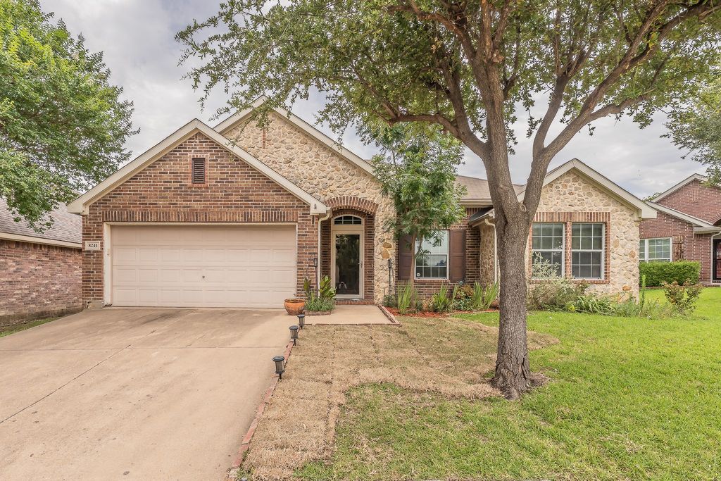 8241 Lauren Way, Watauga, TX 76148