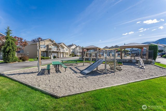 222 Parkway Drive, Manson, WA 98831