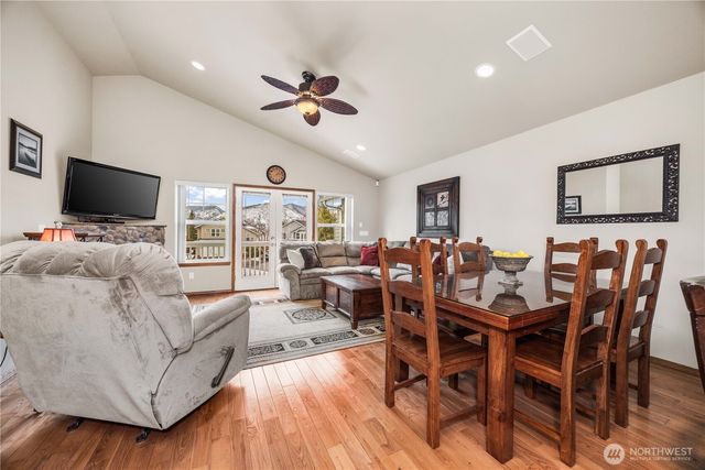 222 Parkway Drive, Manson, WA 98831