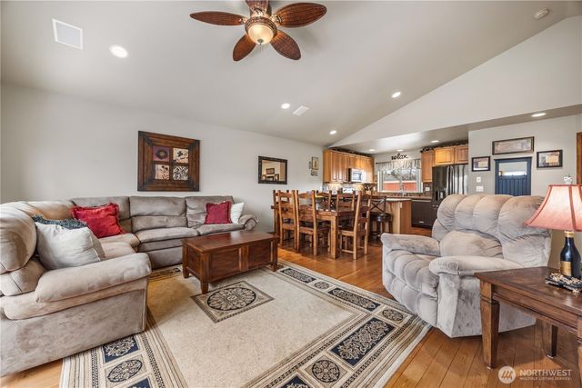 222 Parkway Drive, Manson, WA 98831