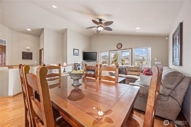 222 Parkway Drive, Manson, WA 98831