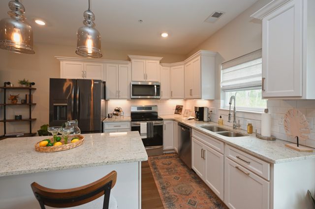 1144 Lock 4 Rd Unit J4, Gallatin, TN 37066