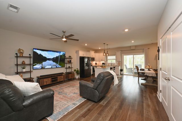 1144 Lock 4 Rd Unit J4, Gallatin, TN 37066