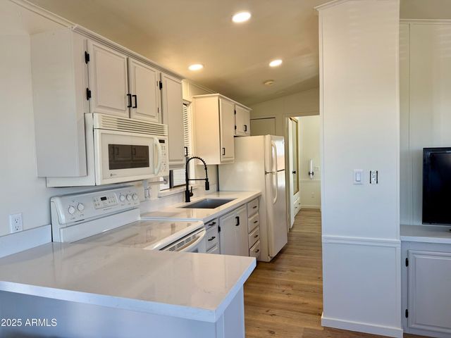 7750 E BROADWAY Road 23, Mesa, AZ 85208