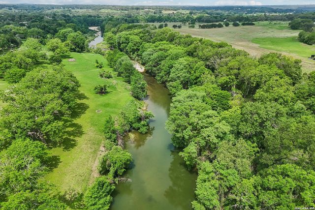 964 WAGON WHEEL DR, Spring Branch, TX 78070