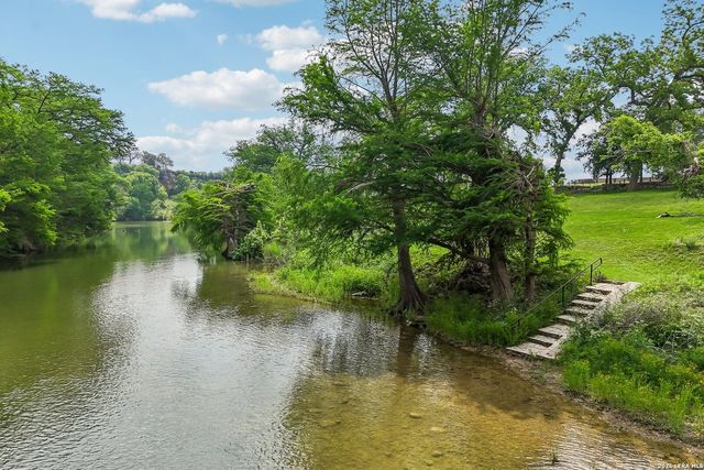964 WAGON WHEEL DR, Spring Branch, TX 78070