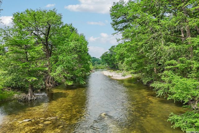 964 WAGON WHEEL DR, Spring Branch, TX 78070