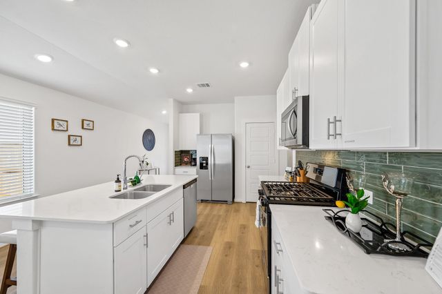 1940 Velvet Oak Ln, Conroe, TX 77304