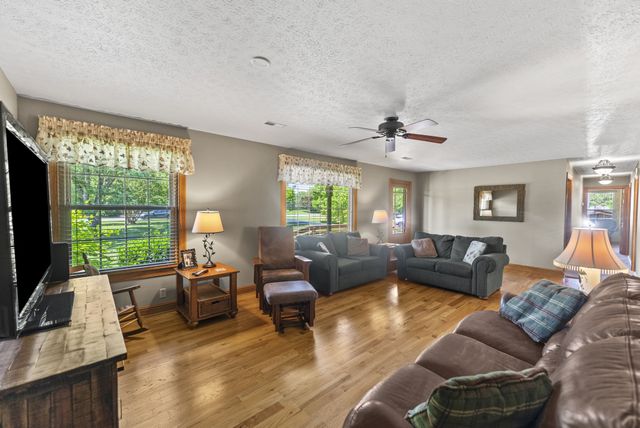 489 Page Dr, Mount Juliet, TN 37122