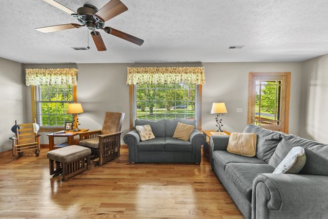 489 Page Dr, Mount Juliet, TN 37122