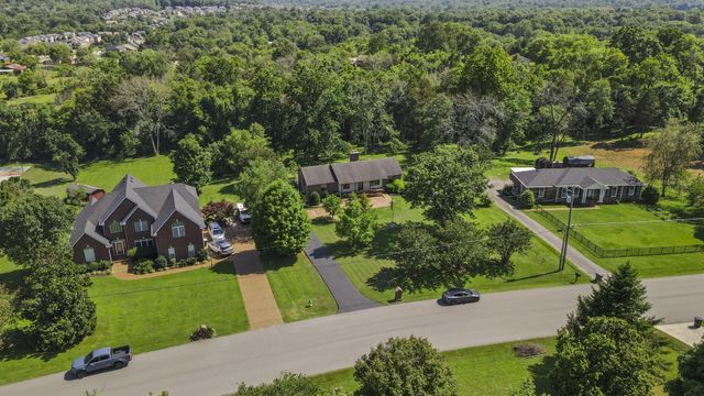 489 Page Dr, Mount Juliet, TN 37122