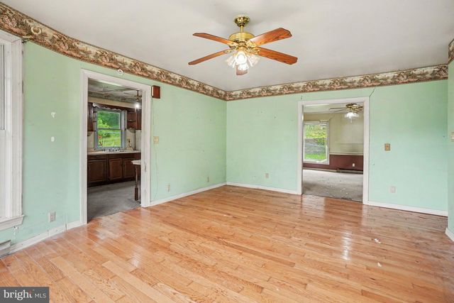 856 OLD FORGE RD, New Cumberland, PA 17070