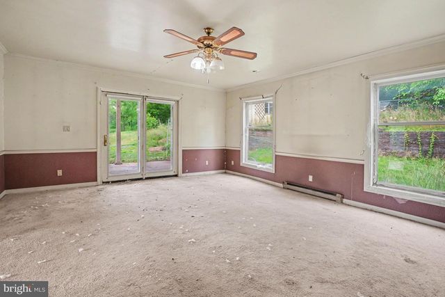 856 OLD FORGE RD, New Cumberland, PA 17070