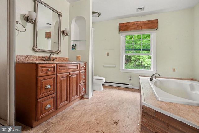 856 OLD FORGE RD, New Cumberland, PA 17070