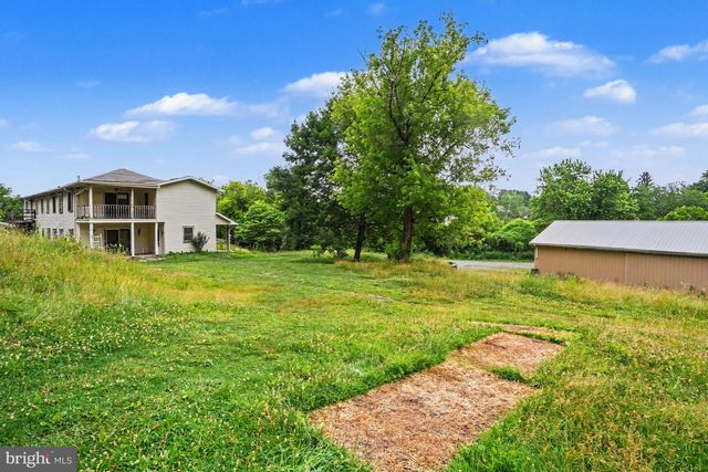 856 OLD FORGE RD, New Cumberland, PA 17070
