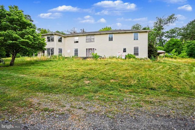 856 OLD FORGE RD, New Cumberland, PA 17070