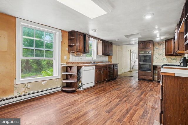 856 OLD FORGE RD, New Cumberland, PA 17070