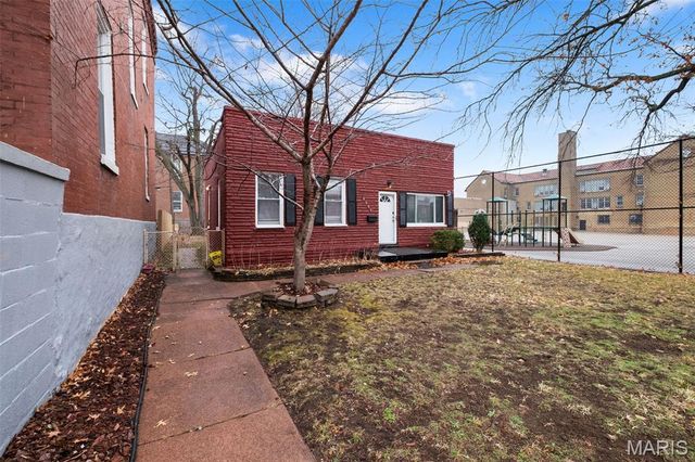 2335 Louisiana Avenue, St Louis, MO 63104