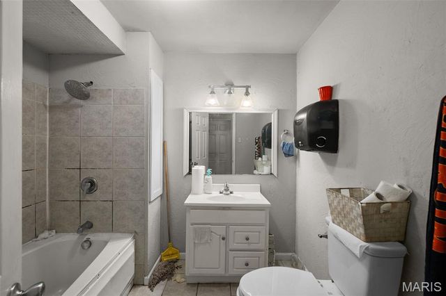 2335 Louisiana Avenue, St Louis, MO 63104