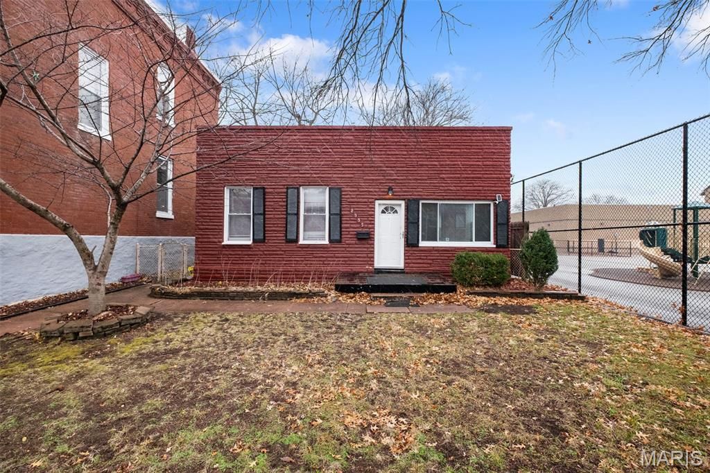 2335 Louisiana Avenue, St Louis, MO 63104