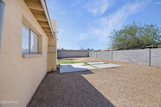 1826 W BEHREND Drive, Phoenix, AZ 85027