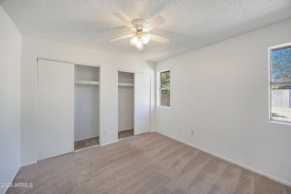 Image 15 of property listing at 1826 W BEHREND Drive, Phoenix, AZ 85027