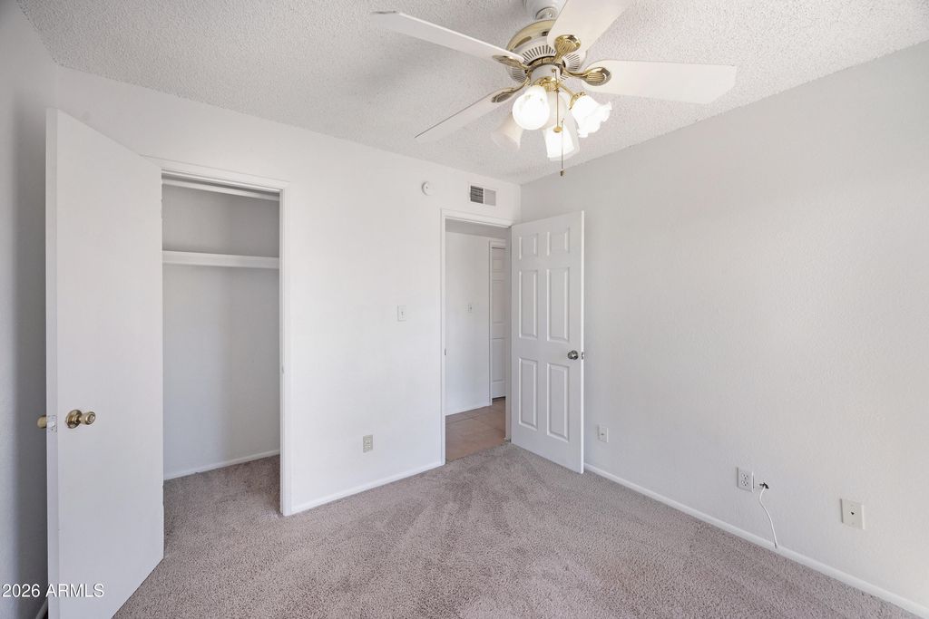 Image 18 of property listing at 1826 W BEHREND Drive, Phoenix, AZ 85027