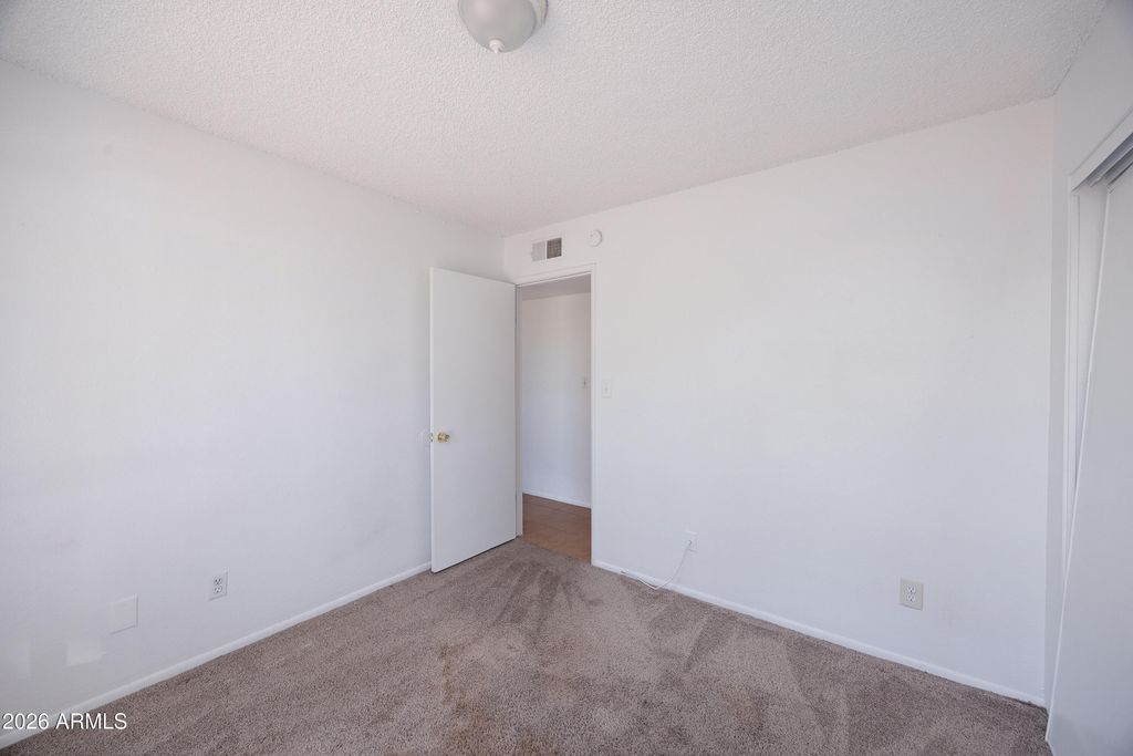 Image 20 of property listing at 1826 W BEHREND Drive, Phoenix, AZ 85027