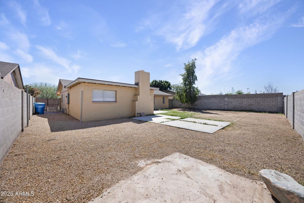 Image 22 of property listing at 1826 W BEHREND Drive, Phoenix, AZ 85027