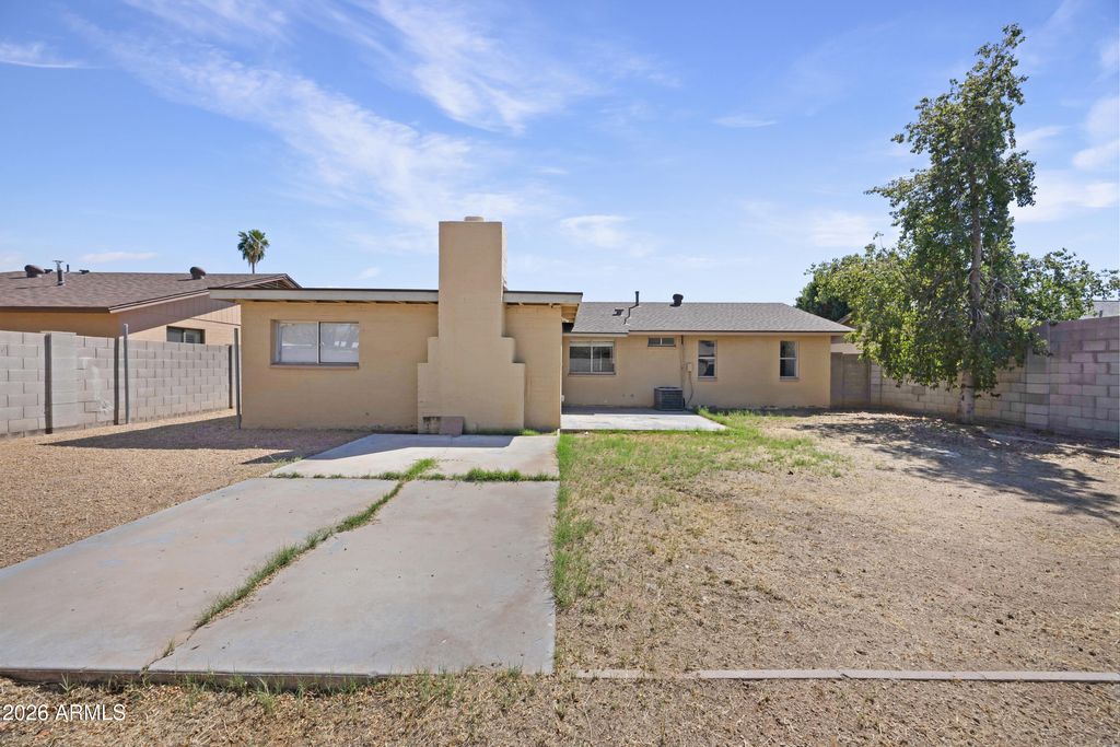 Image 23 of property listing at 1826 W BEHREND Drive, Phoenix, AZ 85027