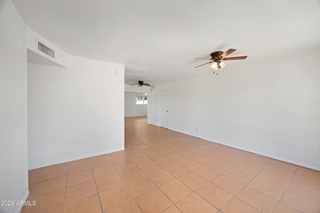 Image 4 of property listing at 1826 W BEHREND Drive, Phoenix, AZ 85027