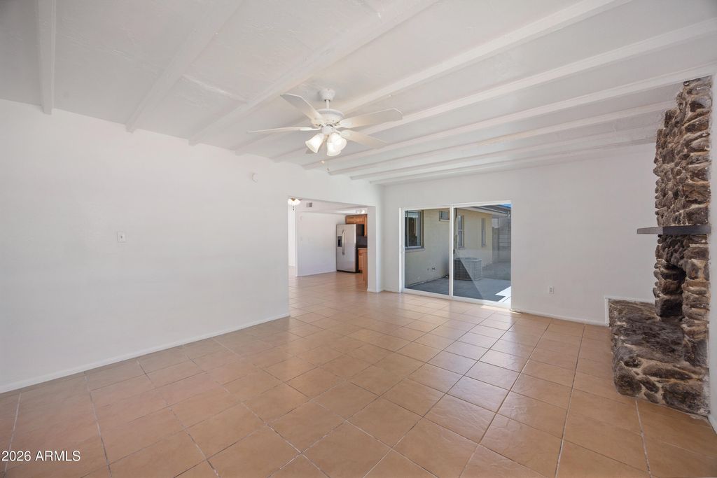 Image 9 of property listing at 1826 W BEHREND Drive, Phoenix, AZ 85027