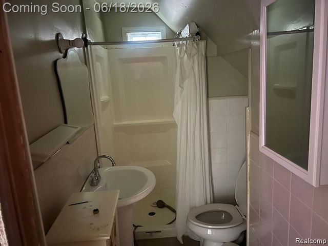 18693 Whitcomb Street, Detroit, MI 48235