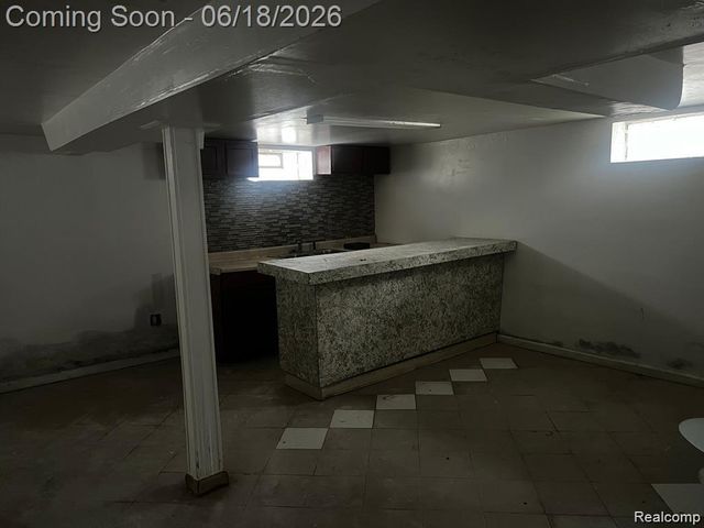 18693 Whitcomb Street, Detroit, MI 48235