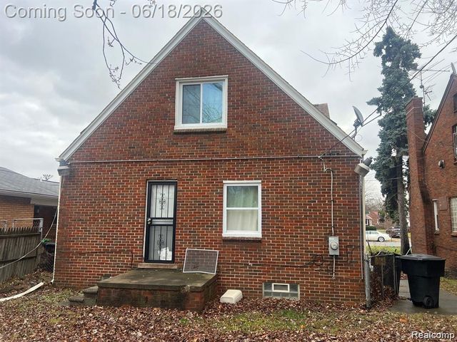 18693 Whitcomb Street, Detroit, MI 48235