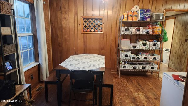 120 Hilltop Rd, Harriman, TN 37748