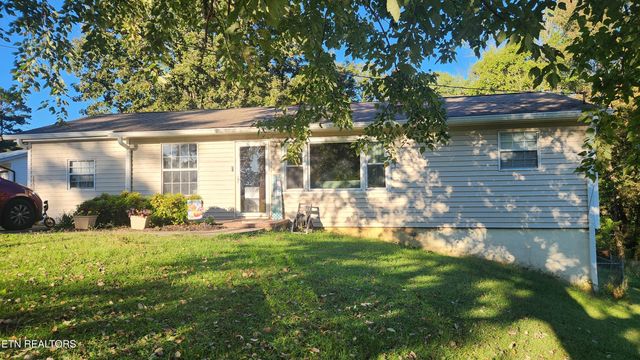 120 Hilltop Rd, Harriman, TN 37748