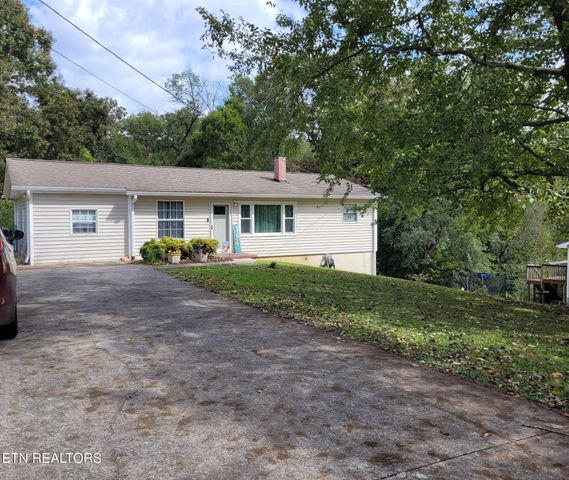 120 Hilltop Rd, Harriman, TN 37748