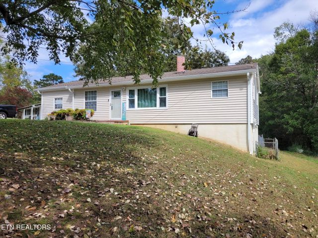 120 Hilltop Rd, Harriman, TN 37748