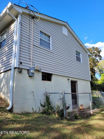 120 Hilltop Rd, Harriman, TN 37748