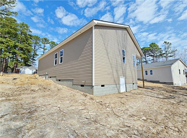 331 Appaloosa Drive, Spring Lake, NC 28390