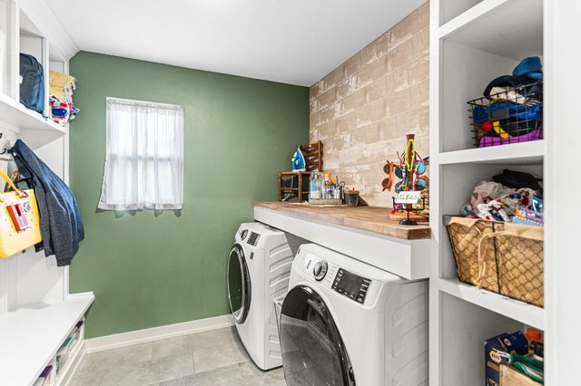 6420 GAIL CT, Hallsville, MO 65255