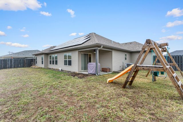 6420 GAIL CT, Hallsville, MO 65255