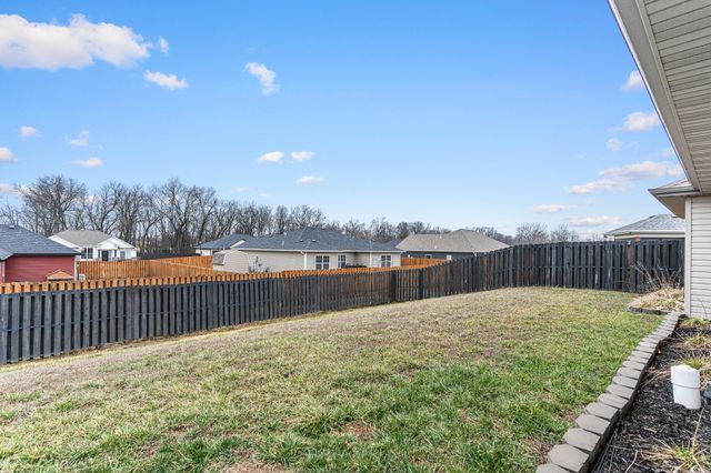 6420 GAIL CT, Hallsville, MO 65255