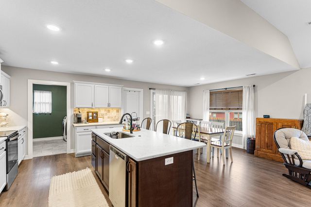 6420 GAIL CT, Hallsville, MO 65255