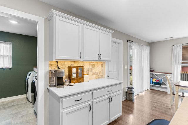 6420 GAIL CT, Hallsville, MO 65255