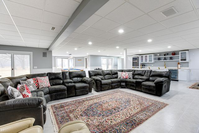 1N424 Indian Knoll Road, West Chicago, IL 60185